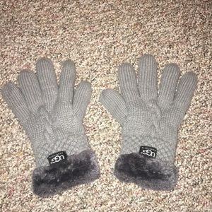 Gray UGG gloves